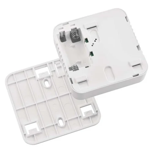 Rilevatore EMOS P56400S aperto con vano batterie a vista Rilevatore EMOS P56400S aperto con vano batterie a vista