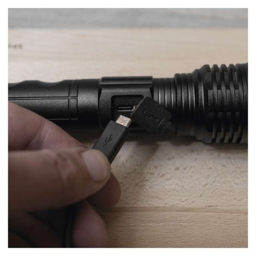 Torcia LED Ricaricabile in Metallo... Torcia LED Ricaricabile in Metallo...