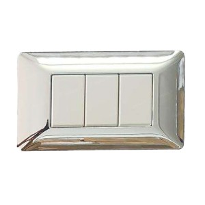 Placca 3 moduli cromo lucido Matix compatibile
