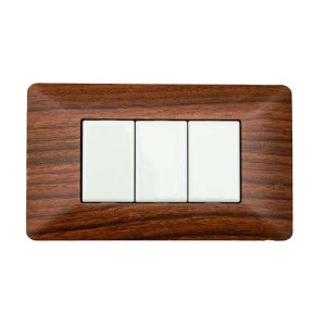 Placca 3 moduli effetto legno compatibile Matix